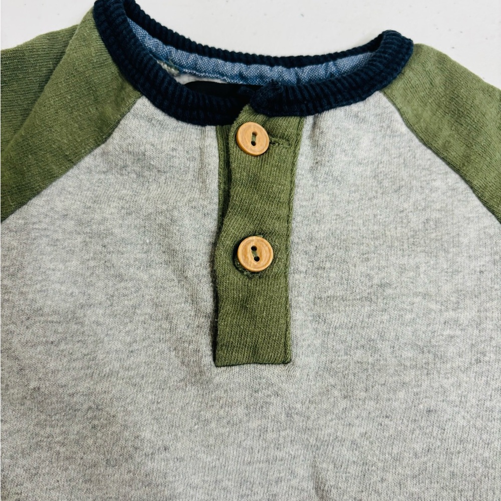 7 For All Mankind Olive and Heather Gray Kids Pullover Top, 12 Month - Picture 2 of 5